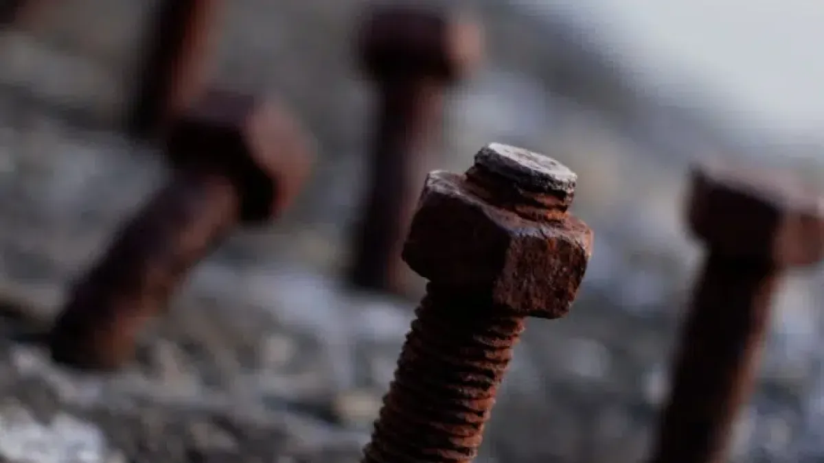 Scellement chimique ou cheville : quelle méthode choisir ?